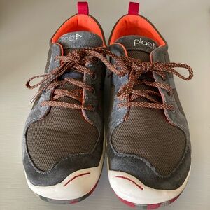 Plae Miles Dragon Scales Lace Up Sneakers Boys Size 4